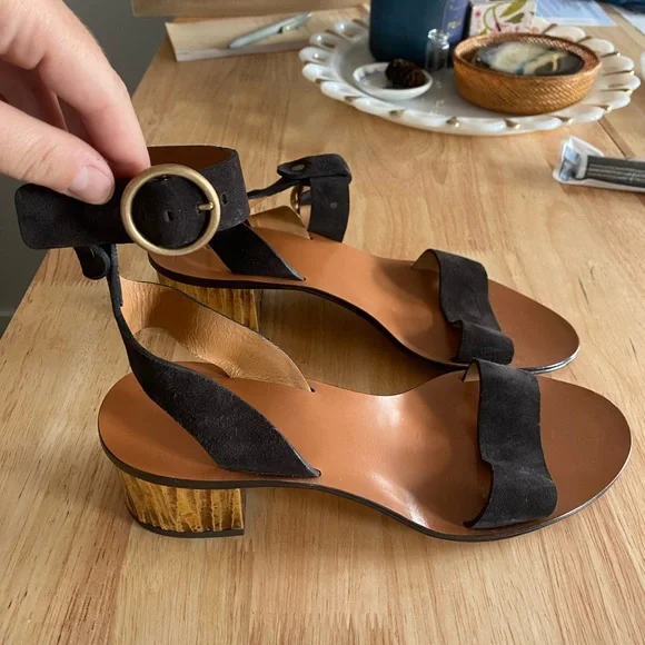 Never worn Chloe Black and Gold Block Heel Sandals - Picture 8 of 8